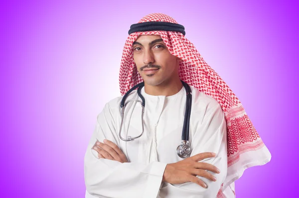 Médico árabe com estetoscópio — Fotografia de Stock