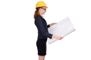 Kadın mimar planları üzerinde beyaz ile