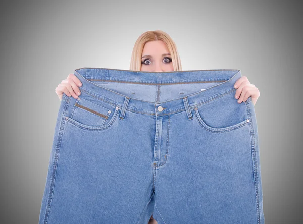 Dieting koncept med överdimensionerade jeans — Stockfoto