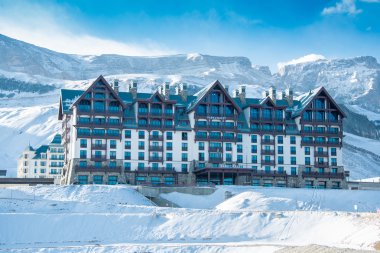 Şahdağ - 8 Şubat 2015: Turizm oteller 8 Şubat Aze içinde