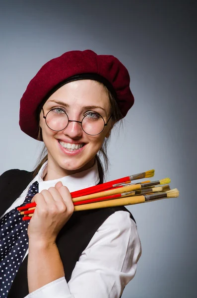 Artista engraçado trabalhando no estúdio — Fotografia de Stock