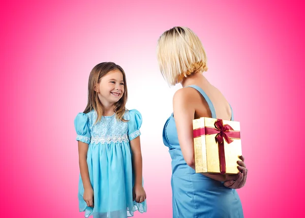 Happy mom and daughter — Stock Photo, Image
