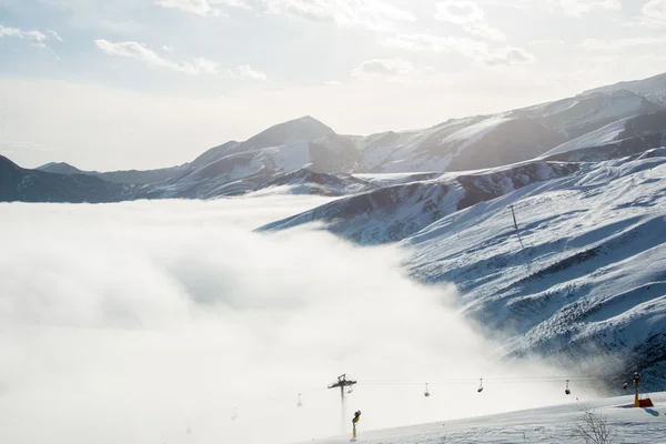 Skiliften in Shahdag berg ski resort — Stockfoto