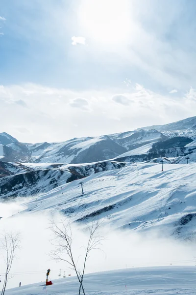 Λιφτ του σκι στο θέρετρο σκι Shahdag — Φωτογραφία Αρχείου