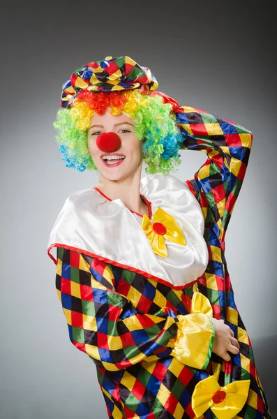 Clown i det roliga konceptet — Stockfoto