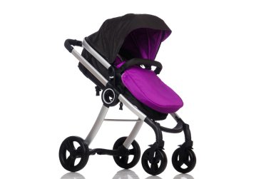 Beyaz arkaplanda çocuk arabası izole edildi