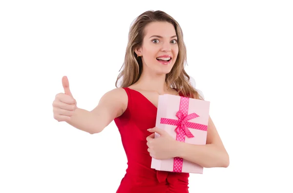 Mooi meisje holding geschenk doos geïsoleerd op wit — Stockfoto