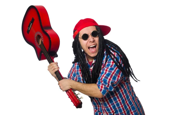 Man met dreadlocks houden van gitaar geïsoleerd op wit — Stockfoto