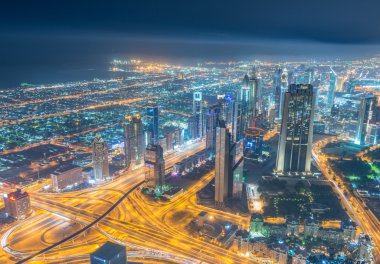 Gün batımında Dubai 'nin Panoraması