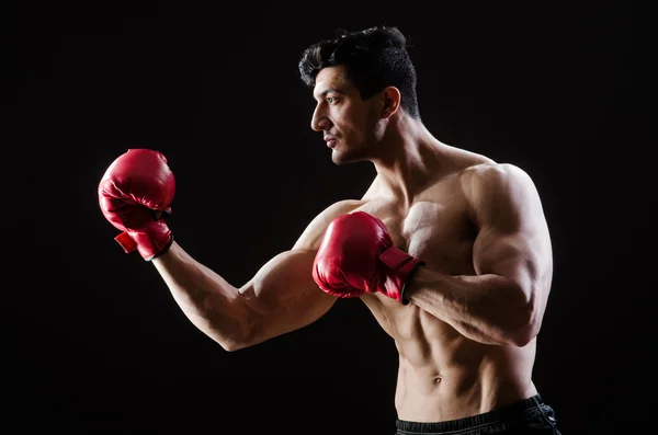 ボクシングのコンセプトで筋肉の男 — ストック写真