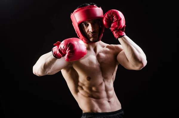 Muskulös man i boxningskoncept — Stockfoto