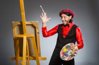 Sanat konseptinde erkek sanatçı