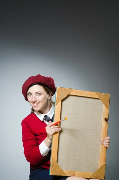 Artista divertido trabajando en el estudio — Foto de Stock