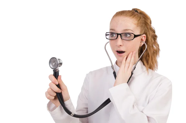 Médica muito feminina com estetoscópio isolado em branco — Fotografia de Stock