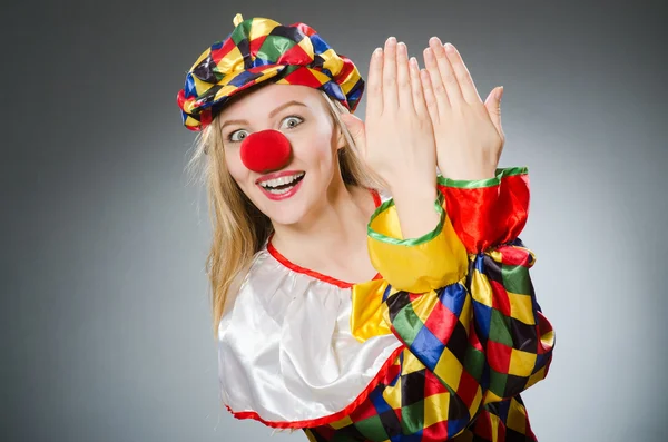 Clown i det roliga konceptet — Stockfoto