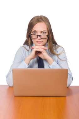 Bilgisayarlı bir ofis çalışanı beyaza izole edilmiş