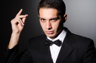 Karanlık Studio genç işadamı