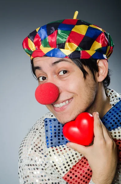 Lustiger Clown mit roter Nase — Stockfoto