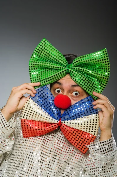 Grappige clown met rode neus — Stockfoto