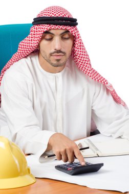 Ofiste çalışan bir Arap.