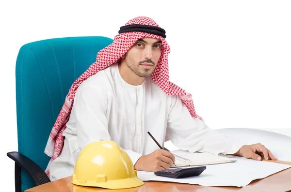 Uomo arabo che lavora in ufficio — Foto Stock