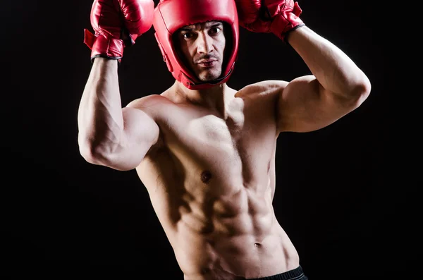 Hombre muscular en el concepto de boxeo —  Fotos de Stock