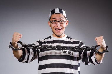 Gri karşı genç mahkum