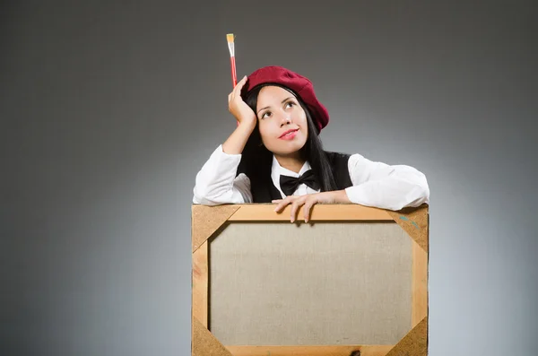 Artista divertido trabajando en el estudio — Foto de Stock