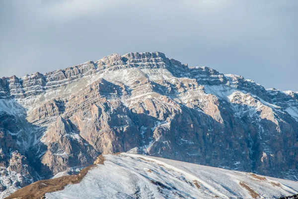 Montanhas durante o inverno no Azerbaijão — Fotografia de Stock