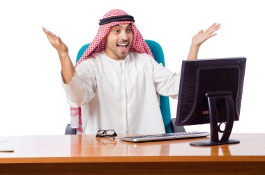 Ofiste çalışan bir Arap.