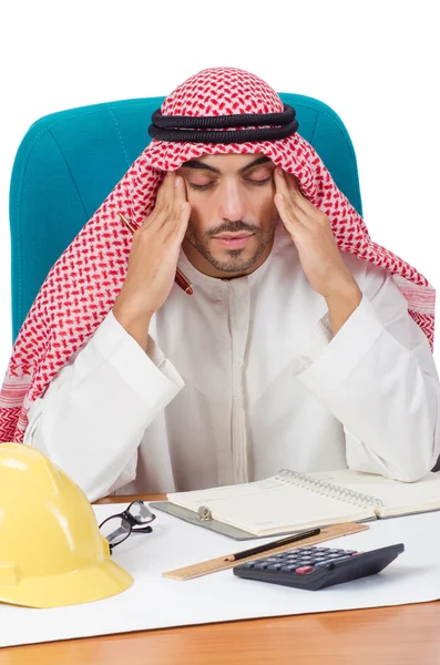 Arabisk man som arbetar på kontoret — Stockfoto