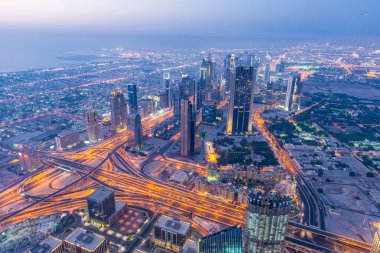 Gün batımında Dubai 'nin Panoraması