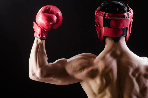 Muskulös man i boxningskoncept — Stockfoto