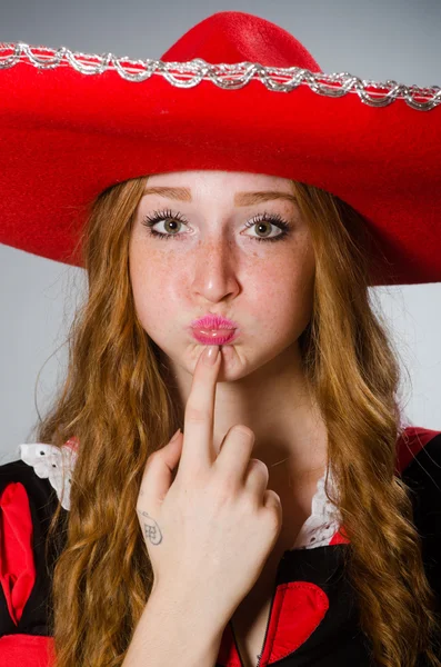 Mexicaanse vrouw dragen sombrero hoed — Stockfoto