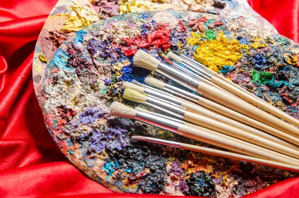 Paleta de artistas en concepto de arte — Foto de Stock