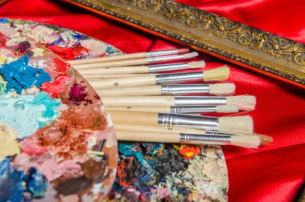 Paleta de artistas en concepto de arte — Foto de Stock