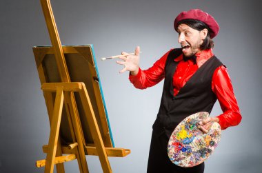 Sanat konseptinde erkek sanatçı