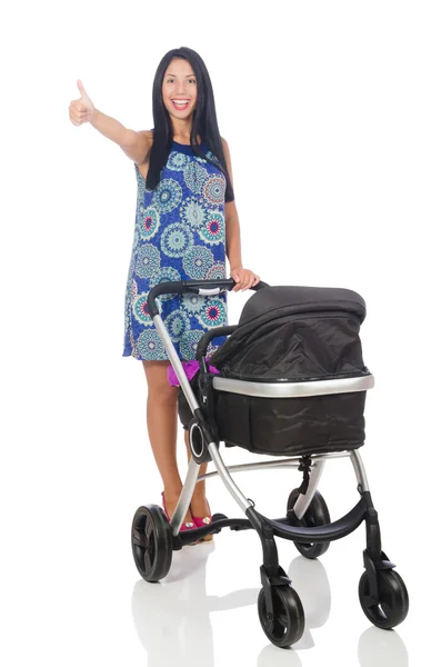 Щаслива мама зі своєю дитиною в колясці — стокове фото