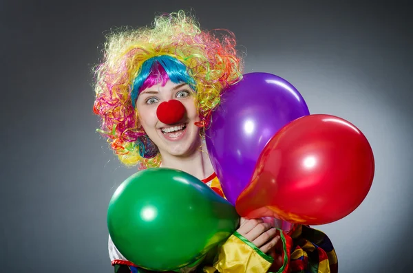 Śmieszny klaun w komicznej koncepcji — Zdjęcie stockowe