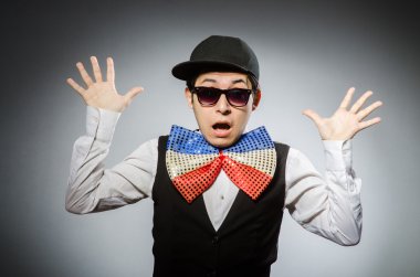 Dev papyonlu komik adam.