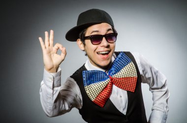 Dev papyonlu komik adam.