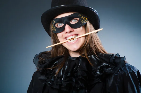Komik konseptte kadın sihirbaz — Stok fotoğraf