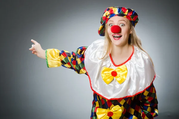 Clown i det roliga konceptet — Stockfoto