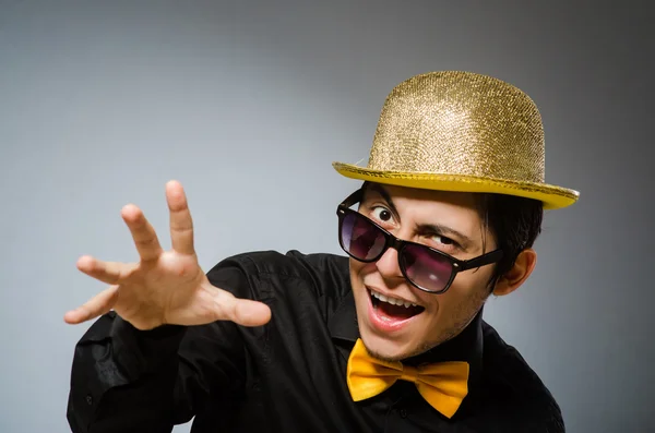 Homem engraçado com chapéu vintage — Fotografia de Stock