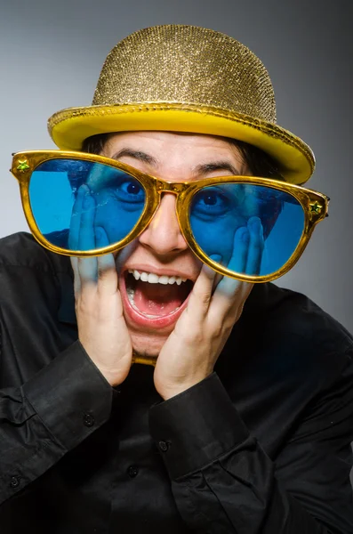 Homem engraçado com chapéu vintage — Fotografia de Stock