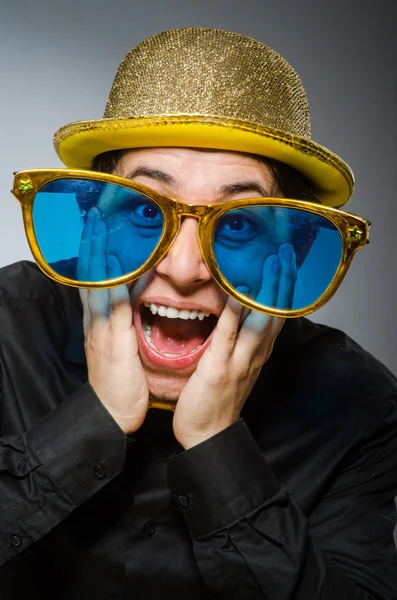 Homme drôle avec chapeau vintage — Photo