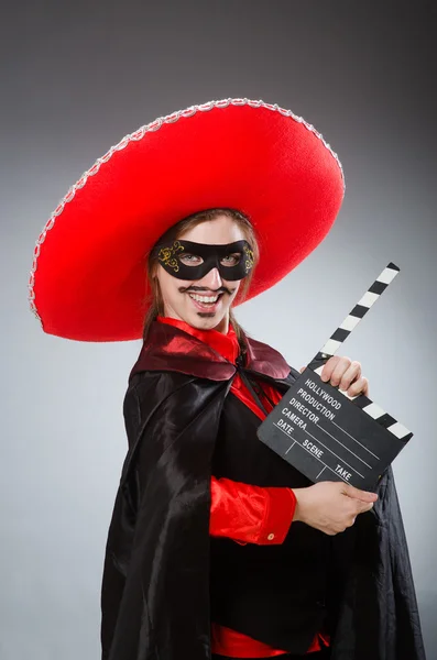 Person som bär sombrero hatt i roligt koncept — Stockfoto