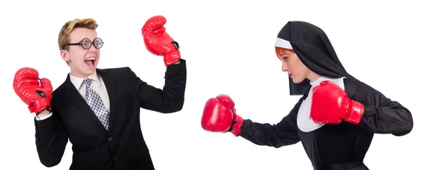 Nonne mit Boxhandschuhen isoliert auf weiß — Stockfoto