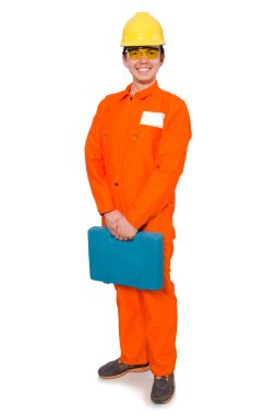 Turuncu tulumlu adam beyazlar içinde izole edilmiş.