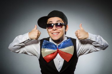 Dev papyonlu komik adam.